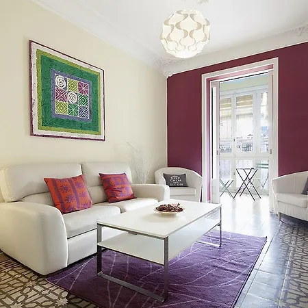 Vila In Near Passeig De Gracia