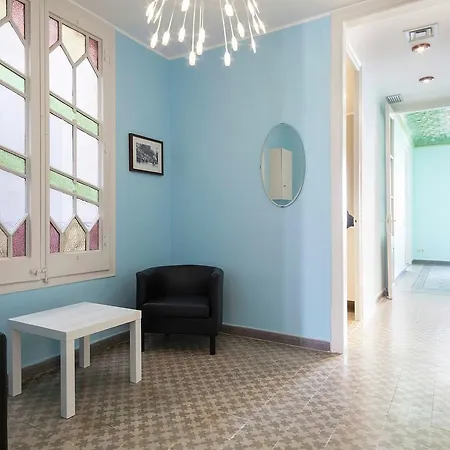 Vila In Near Passeig De Gracia